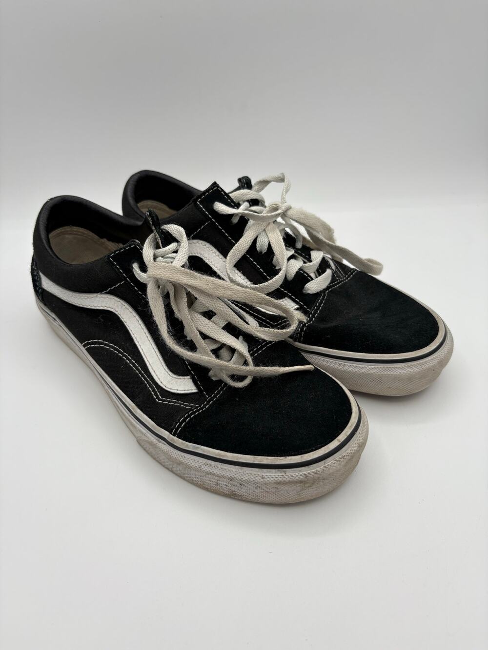 Vans Old Skool Classic Low Top Sneakers Skate Shoes Black & White Unisex